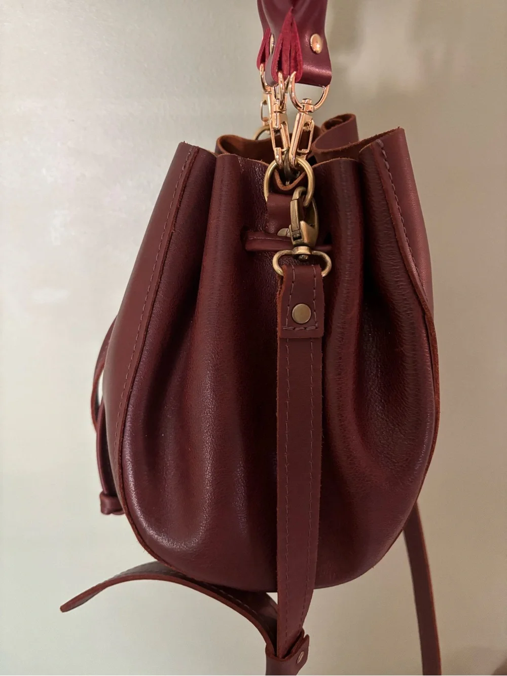 Classic Drawstring Crossbody Bucket Bag in 2 toned brown